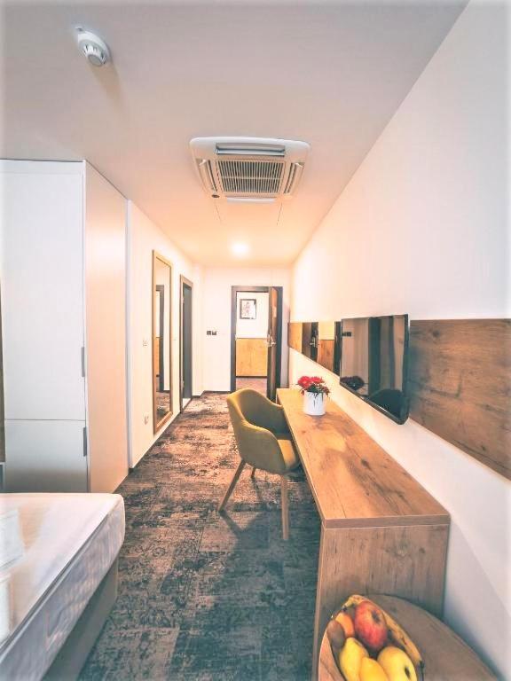 Orange Hotel Илиджа Экстерьер фото